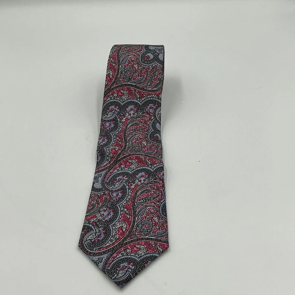 Barneys New York‎ Mens Paisley Silk Tie Red Blue Gray Hand Sewn Imported Fabric